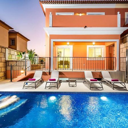 Villa Isotta By Villa Plus أذيخي المظهر الخارجي الصورة