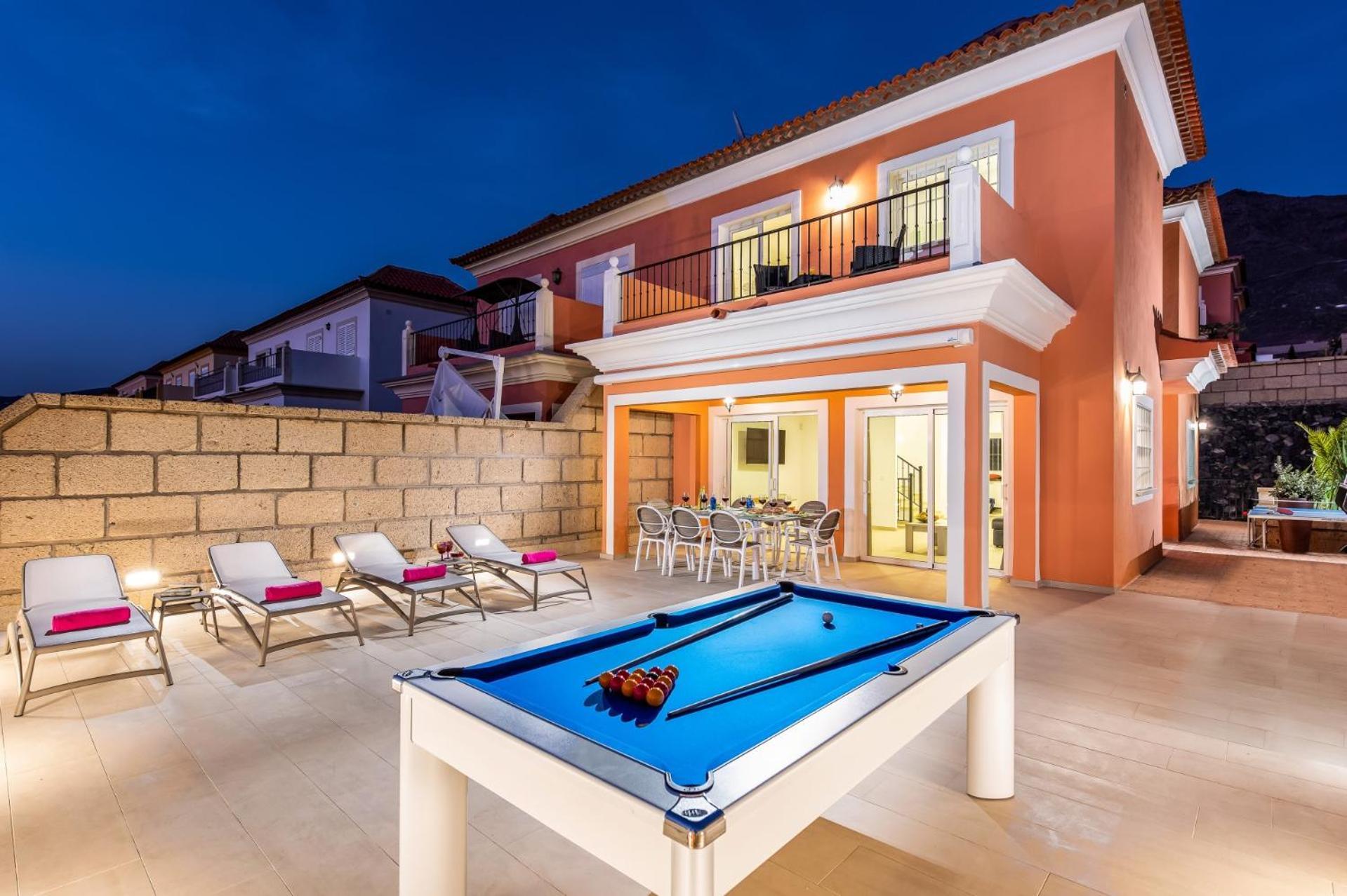 Villa Isotta By Villa Plus أذيخي المظهر الخارجي الصورة