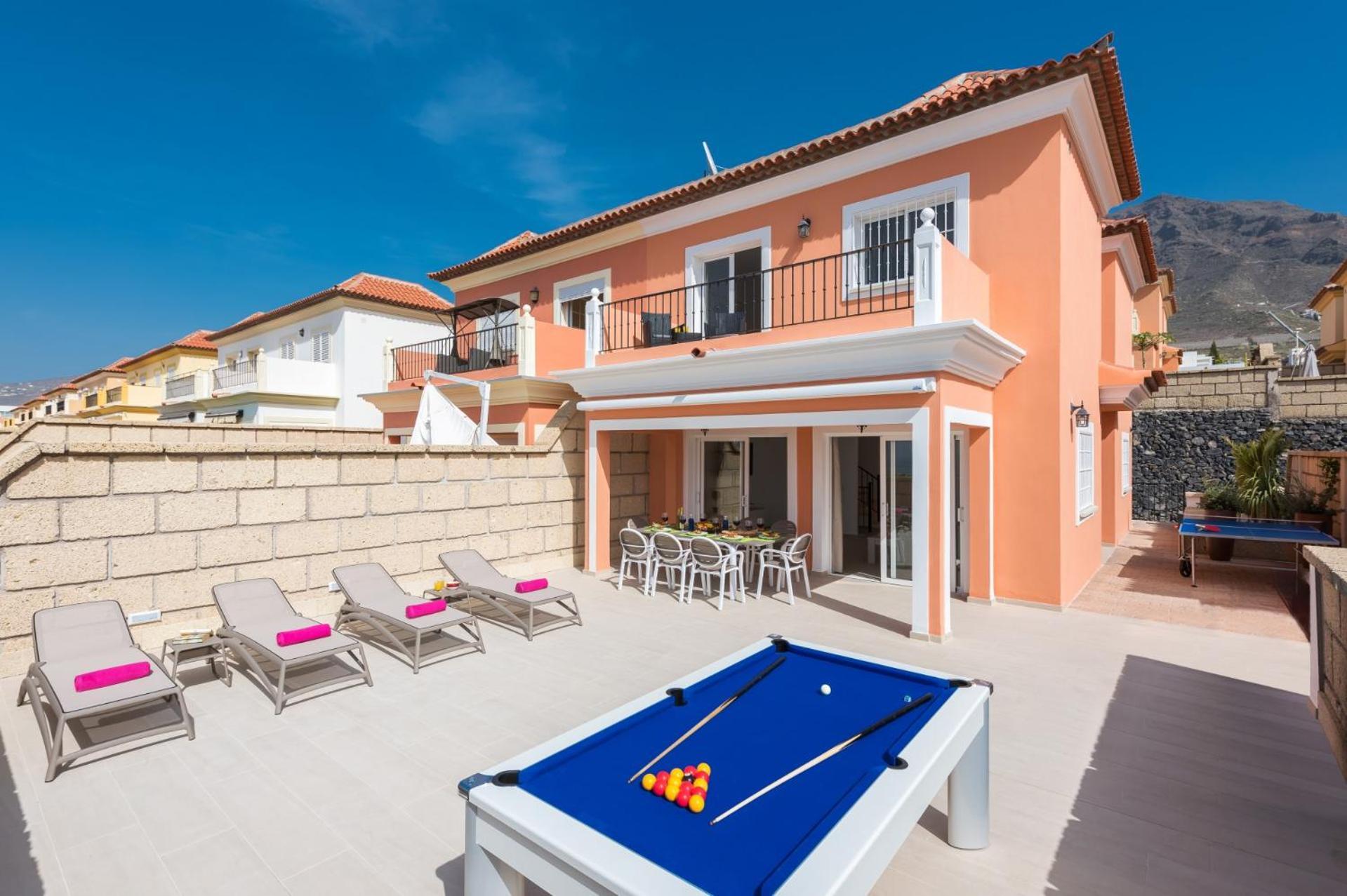 Villa Isotta By Villa Plus أذيخي المظهر الخارجي الصورة