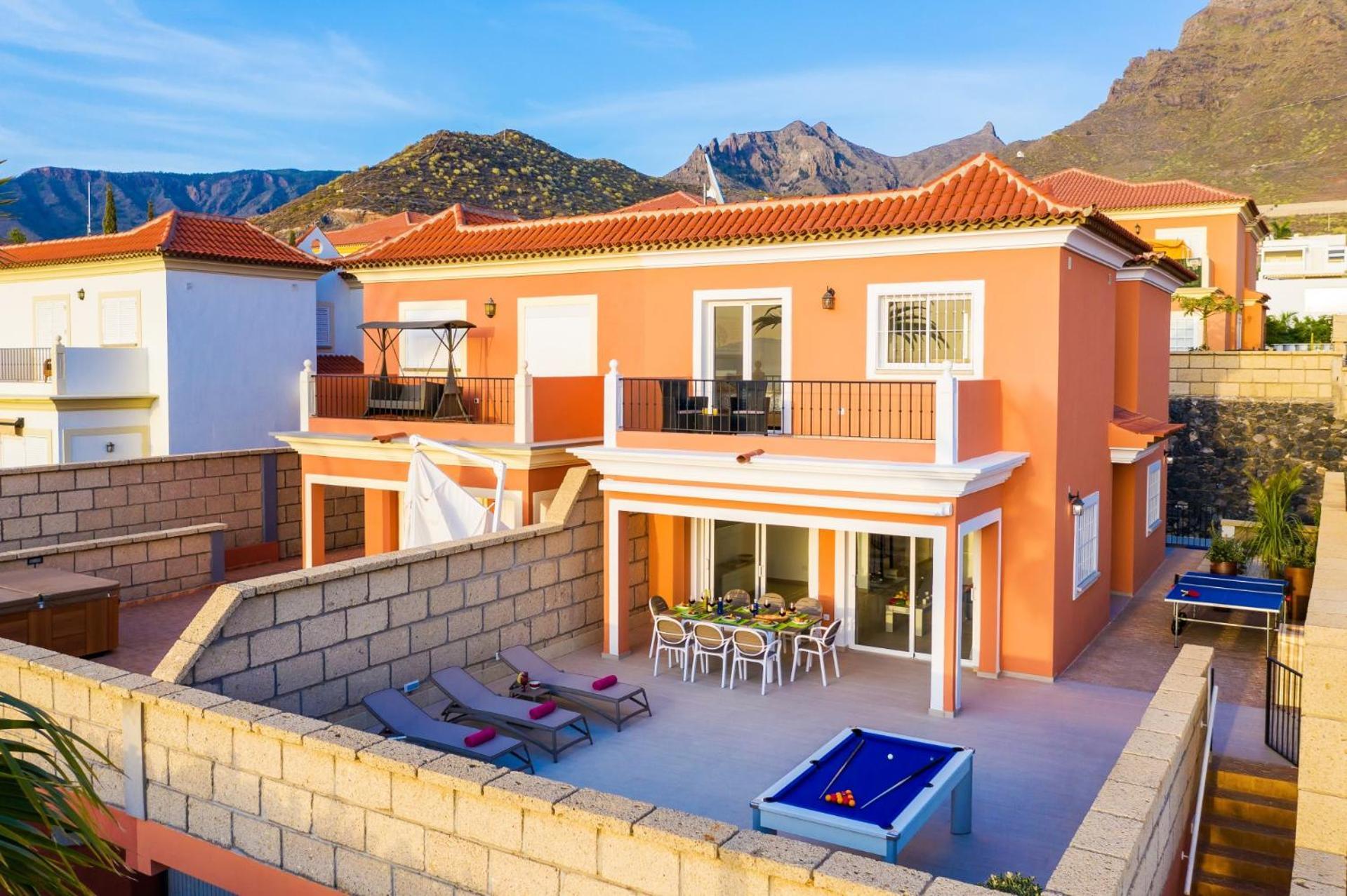 Villa Isotta By Villa Plus أذيخي المظهر الخارجي الصورة